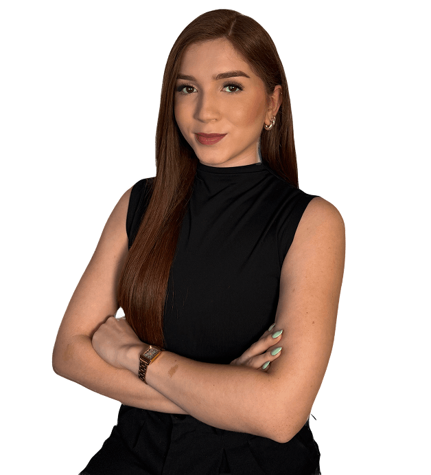 Nela, especialista en microblading y diseño de cejas con más de 9 años de experiencia